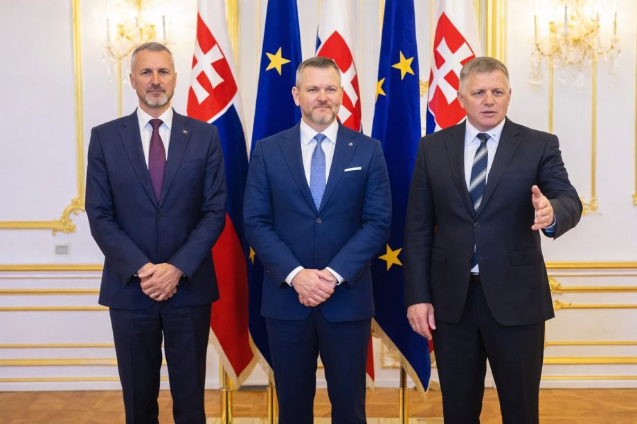 Лідери Словаччини підтвердили відмову від військової допомоги Україні